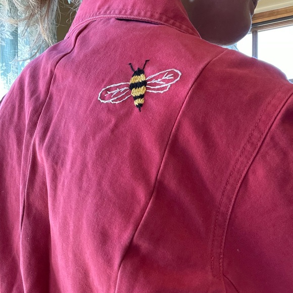 Eddie Bauer hand embroidered red jean jacket - Picture 4 of 15